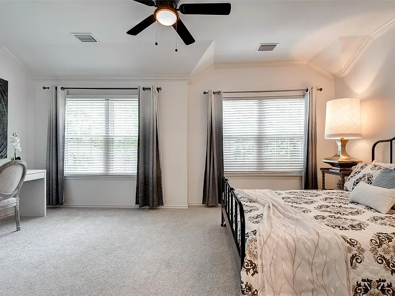 35 N Walden Elms Cir — Photo 13