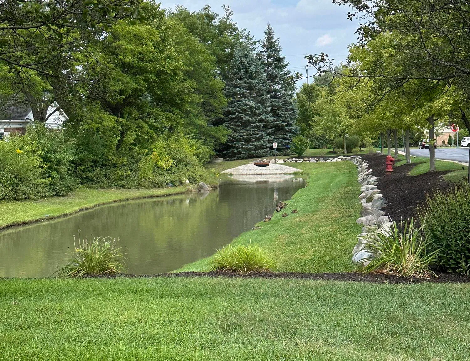 3 bed, 2.5 bath, 2541 sqft, $2,900 — Photo 3