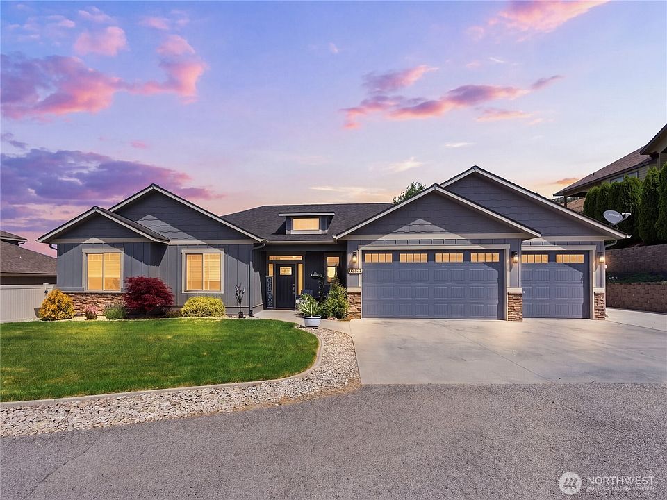 1st image of 304 Stoneridge Drive