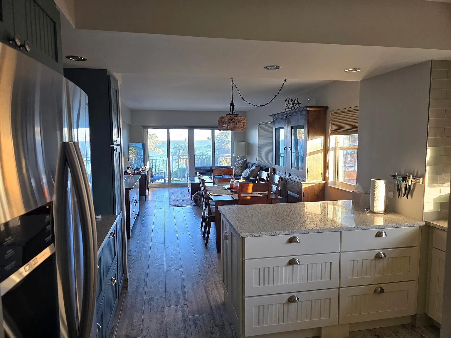 2 bed, 2.0 bath, 850 sqft, $6,500 — Photo 3