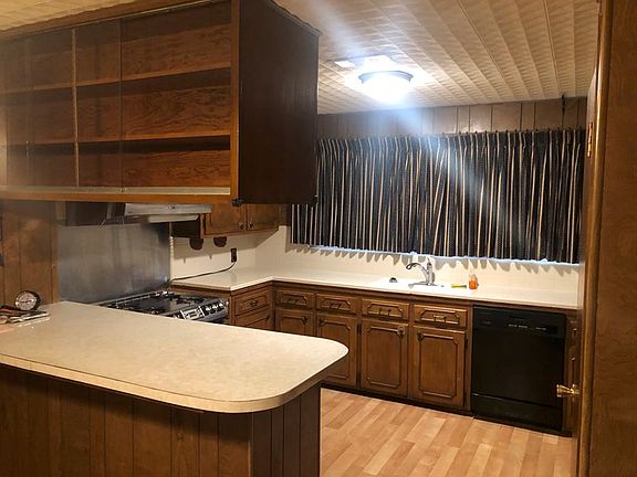3rd image of 2440 Angelle Dr