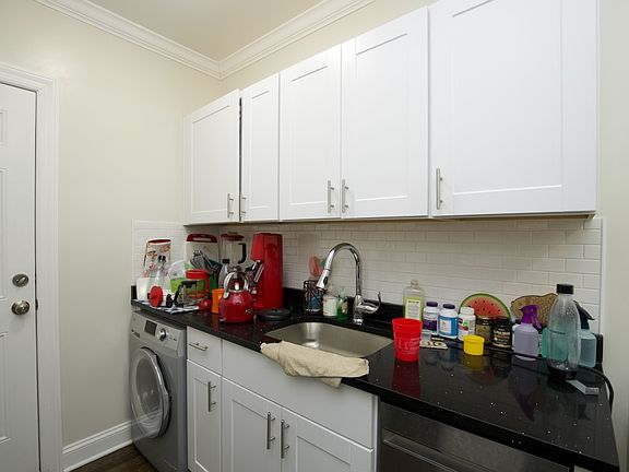 4th image of 3817 N Greenview Ave #W3