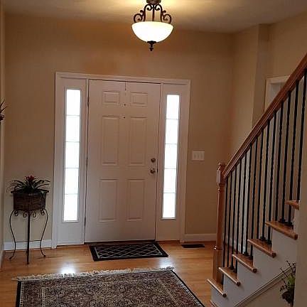 3rd image of 819 Scarlet Dr