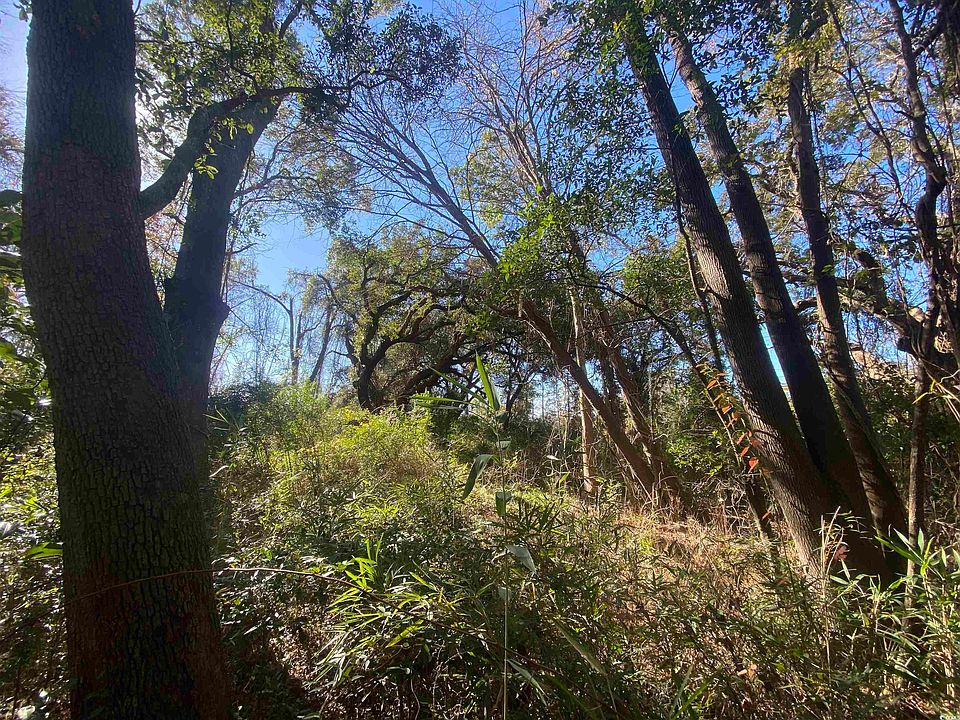 2nd image of 28 Kimmel Rd.