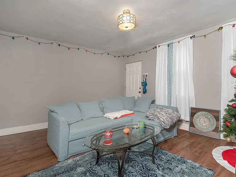 1411 Bingham St — Photo 2