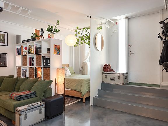 4th image of 2556 E Hastings St #L2