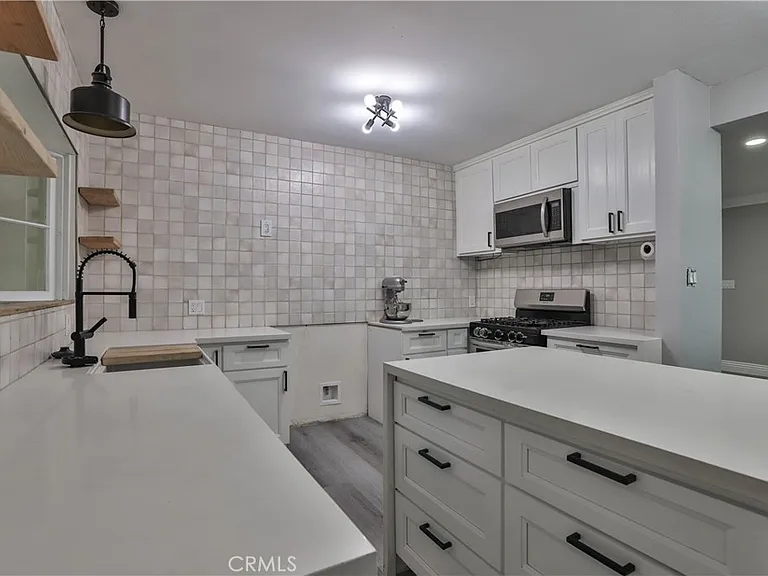 3031 Chestnut St — Photo 12