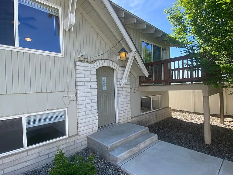 910 S 42nd Ave #D1 — Photo 15