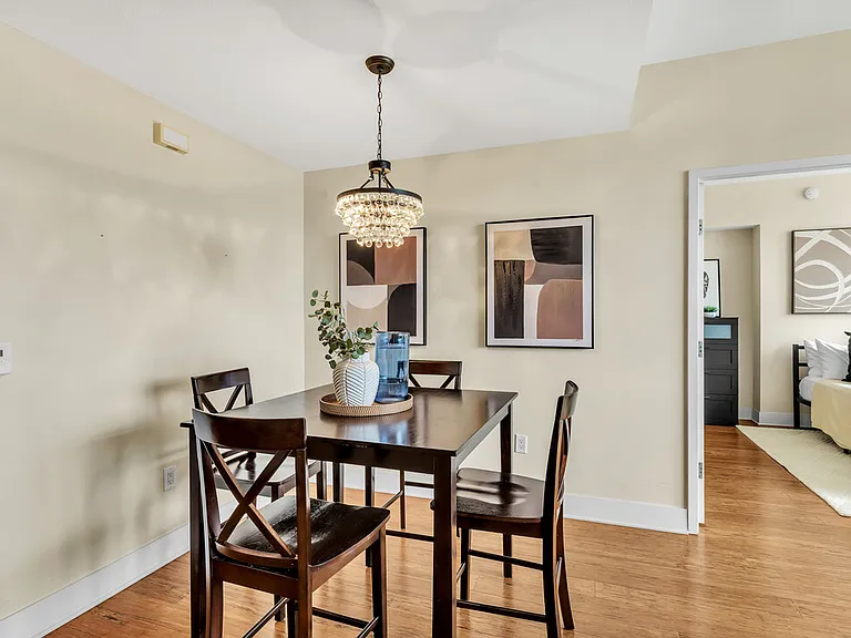 700 W East St #1905 — Photo 8