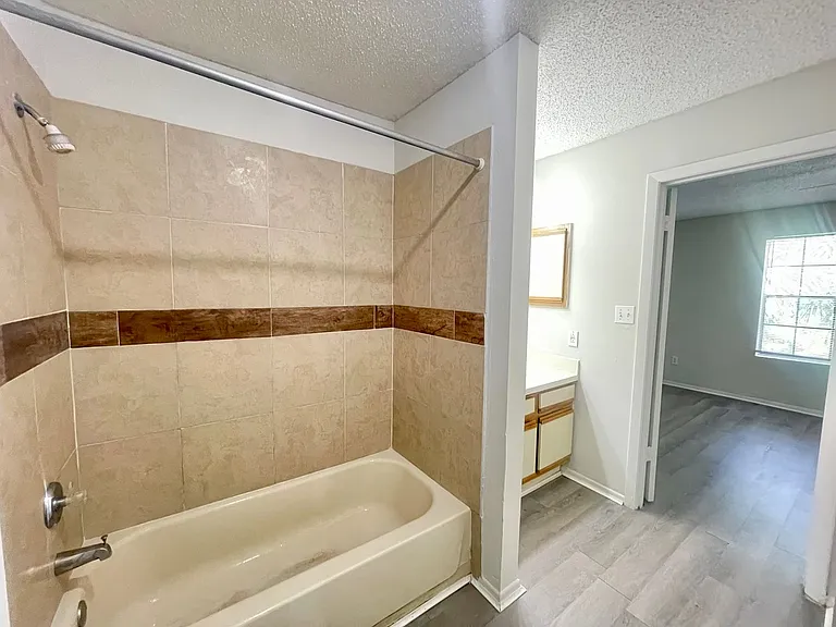 199 Afton Sq — Photo 21