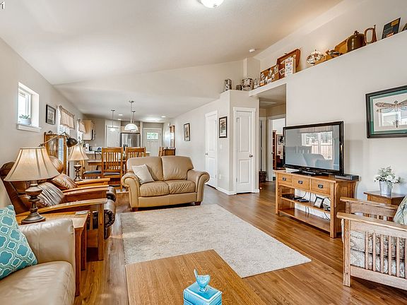 5th image of 5422 NE 30th Ave