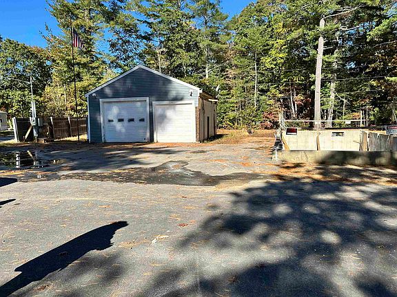 3rd image of 33 Mill Pond Road