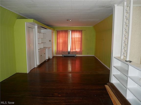 4th image of 418 Lawson Ave
