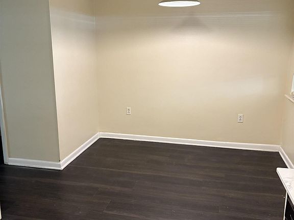 3rd image of 5155 S Oaks Dr