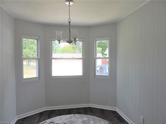4th image of 2804 Portman Ave