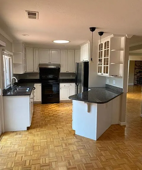 3400 Churin Dr — Photo 4