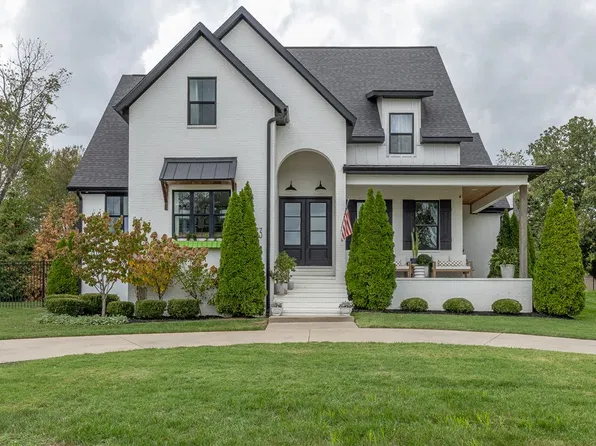 5833 E Kentucky Ct, Fayetteville, AR 72703