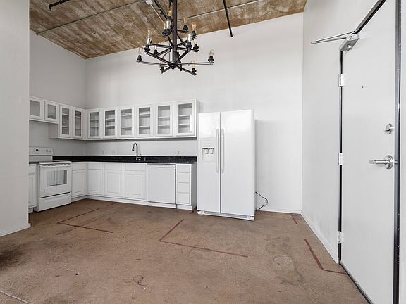 4th image of 201 S Calhoun St #211