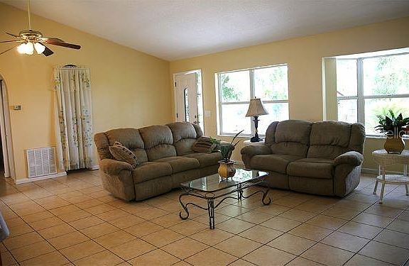 4th image of 38129 Yale Cir