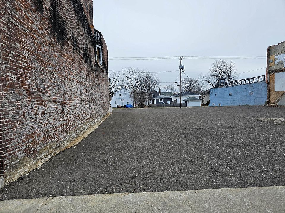1st image of 1102 Superior Ave