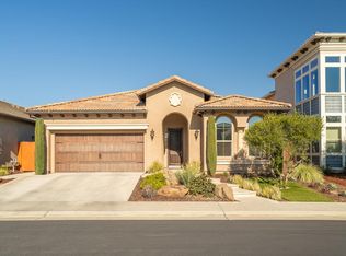 1682 E Benvenuto Dr, Fresno, CA 93730