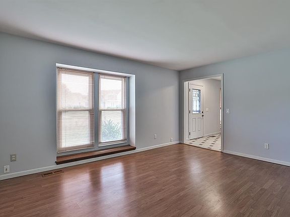 5th image of 6319 Hummingbird Dr