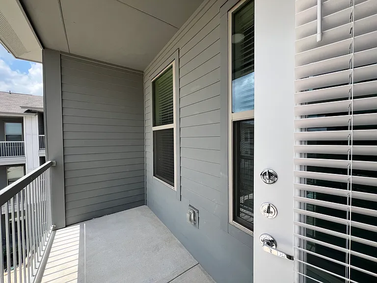 Hackberry Ln — Photo 23