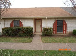 67 W Mountain Creek Dr, Grand Prairie, TX 75052