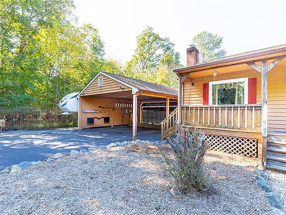 5th image of 12904 Sloan Dr