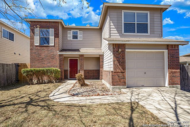 1st image of 2115 Hollow Cir