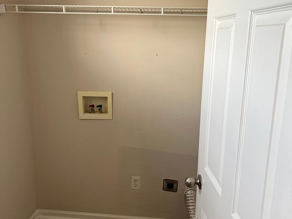 1st image of 939 Glendower Way