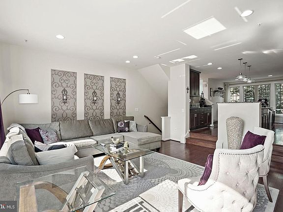 5th image of 9634 Black Maple Dr