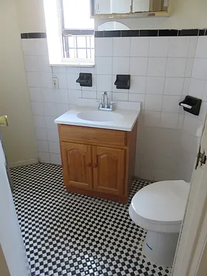 Rented by Space Real Estate | media 8