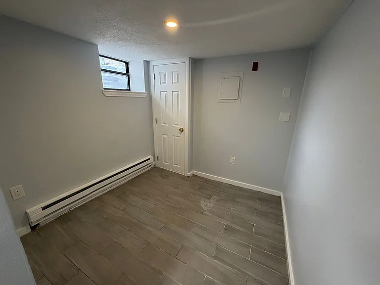 31 Chelsea St — Photo 11