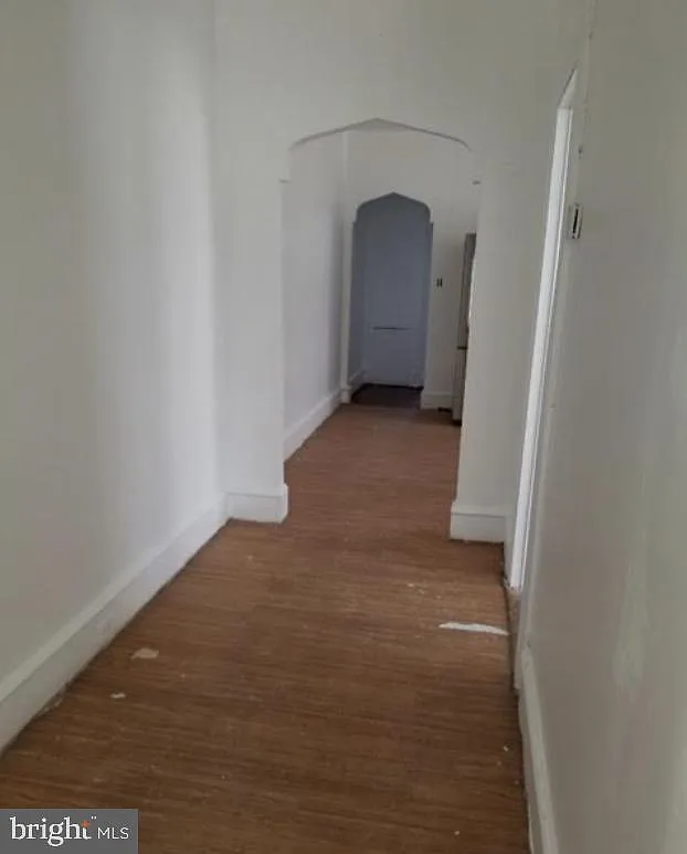2 bed, 1.0 bath, 922 sqft, $1,300 — Photo 4