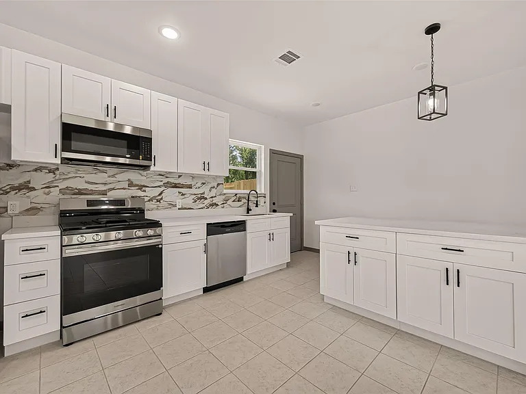 8306 Tidwell Rd #B — Photo 5
