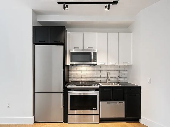 2nd image of 63 Wall St APT 2808