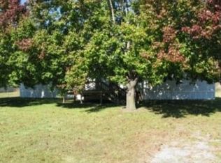 1889 Knox School Rd, Walstonburg, NC 27888