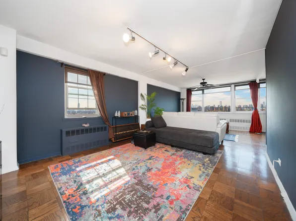 333 East 14th Street image 1 of 12