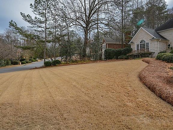 4th image of 1141 Vinings Falls Dr SE