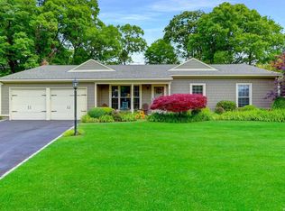11 Russell Ln, East Patchogue, NY 11772