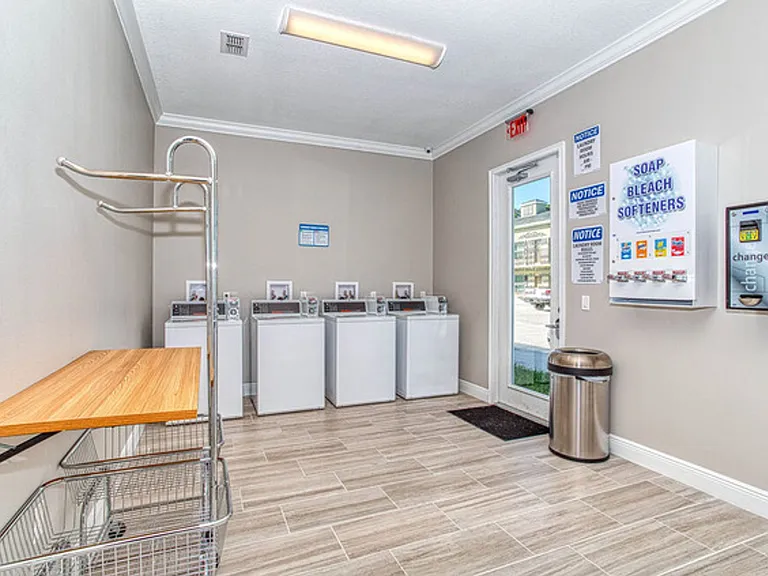 Mercury Cove Apartments — Photo 10