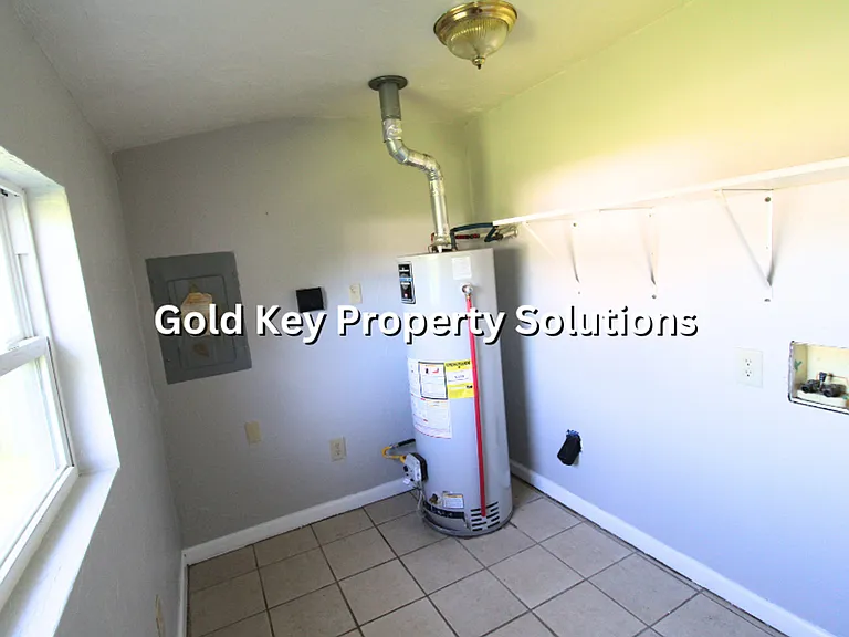 2419 Jackson St — Photo 20
