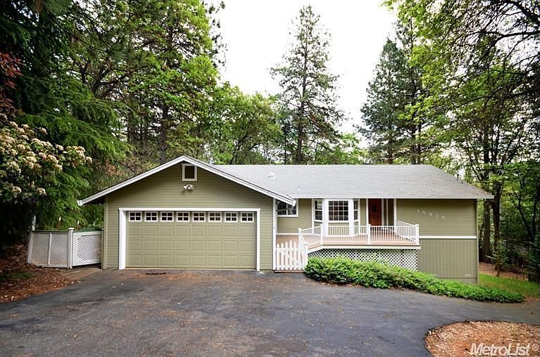 1st image of 15619 Carrie Dr