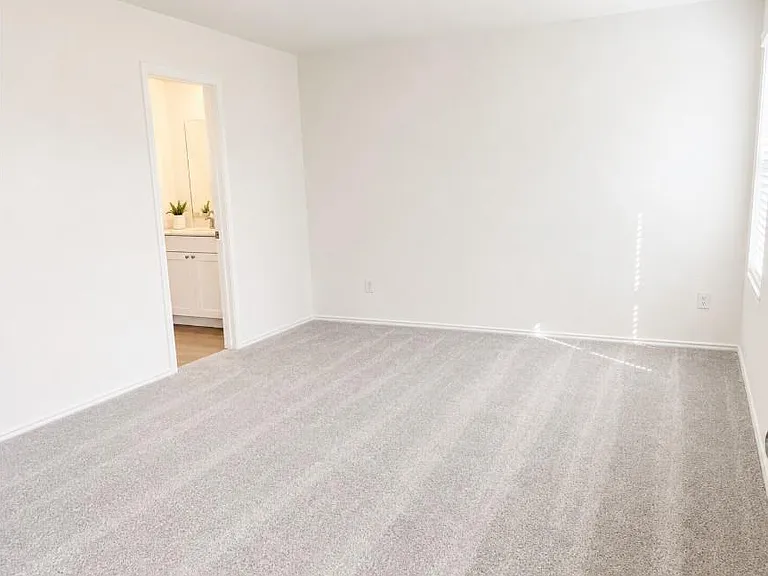 531 Paris St — Photo 7