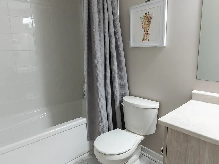 648 Lemay Grv — Photo 28