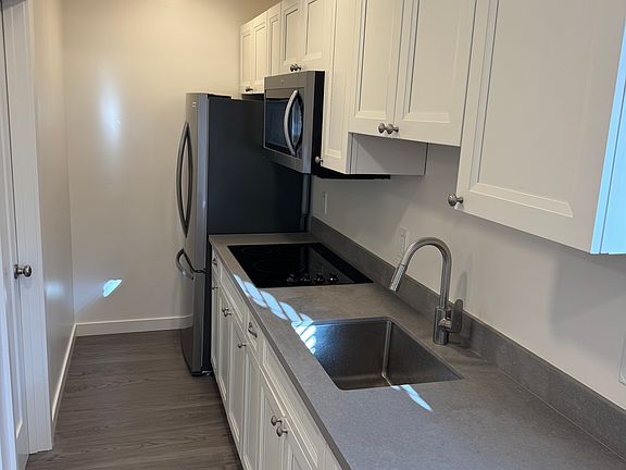 3rd image of 892B Jenevein Ave