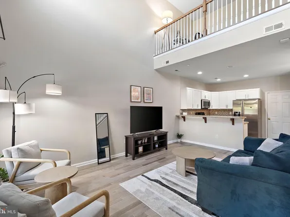 1052 Worth Ln, Claymont, DE 19703