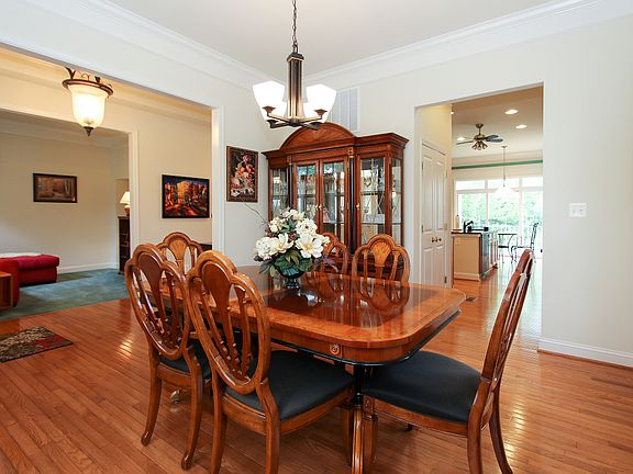 4th image of 6732 Eckert Ct