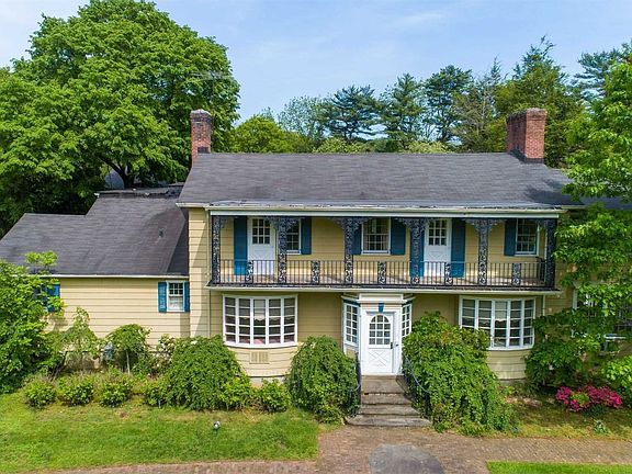 4th image of 41 Old Westbury Rd